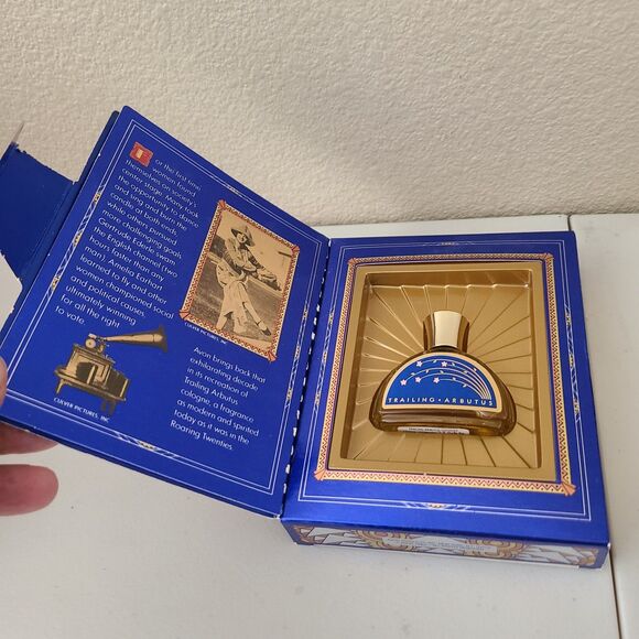 vintage 1983 avon TRAILING ARBUTUS bottle decanter full .5oz - Picture 6 of 8